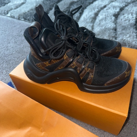 IV Archlight Sneakers - Picture 7 of 7